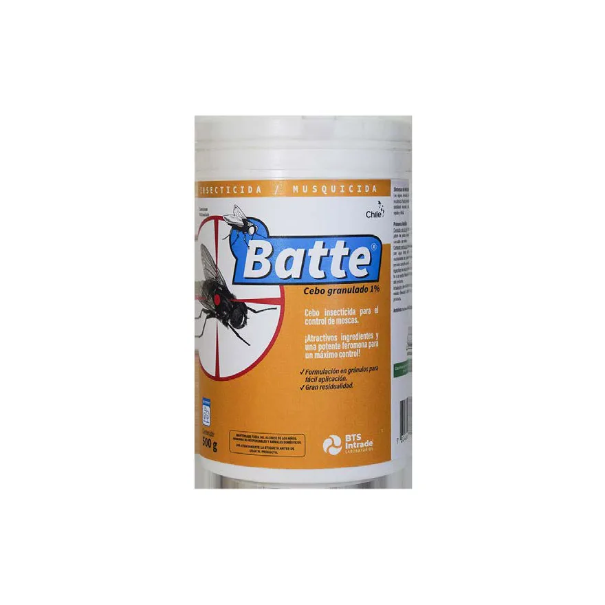 Pote blanco de 500 g de Batte cebo granulado 1% de BTS con etiqueta naranja y una mosca en una mira