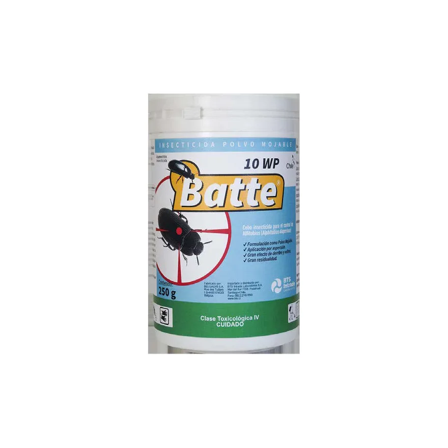 Pote blanco de 250 g de Batte 10 WP de BTS, polvo mojable, con etiqueta celeste y verde y un escarabajo en una mira
